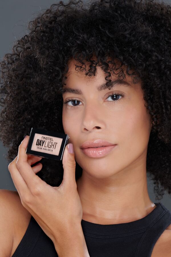 Pastel Daylight Cream Highlighter - Krem Aydınlatıcı 11 Sunrise