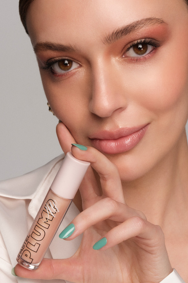 Pastel Plump Up Extra Hydrating Plumping Gloss - Dolgunlaştıran Dudak Parlatıcısı 201 Royal